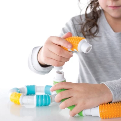 Guidecraft Grippies Curves - 30 Pieces 5 Guidecraft Grippies Curves - 30 Pieces - Image 5