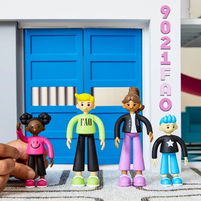 FAO Schwarz Toy Wood Ultimate Doll House LED 3 FAO Schwarz Toy Wood Ultimate Doll House LED - Image 3