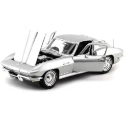 1965 Chevrolet Corvette Silver "Special Edition" 1/18 Diecast Model Car By Maisto