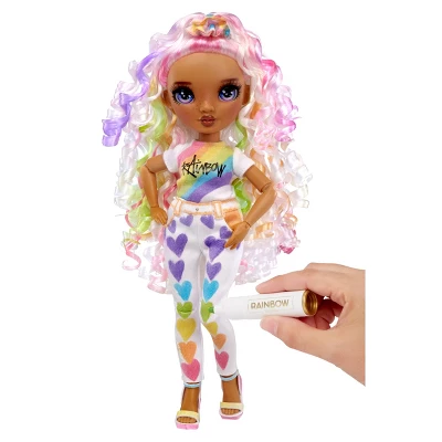 Rainbow High Color & Create DIY Fashion Doll - Purple Eyes/Curly Hair 4 Rainbow High Color & Create DIY Fashion Doll - Purple Eyes/Curly Hair - Image 4