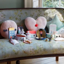 Meri-Meri Meri Meri Lila Mini Suitcase Doll (Pack Of 1) 13 Meri-Meri Meri Meri Lila Mini Suitcase Doll (Pack Of 1) -FUNKO Shop GUEST be6cf4f8 6dd5 4876 a628 a4600cbd406e