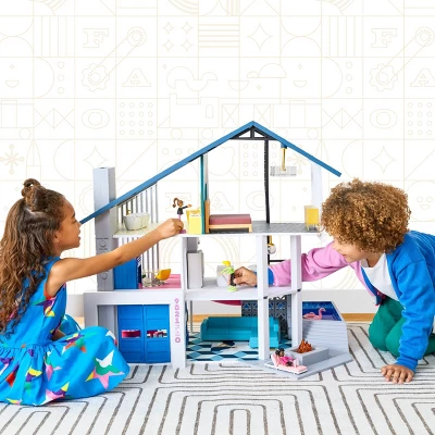 FAO Schwarz Toy Wood Ultimate Doll House LED 10 FAO Schwarz Toy Wood Ultimate Doll House LED - Image 10